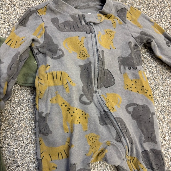 Carter’s Sleeper Set - Picture 5 of 6